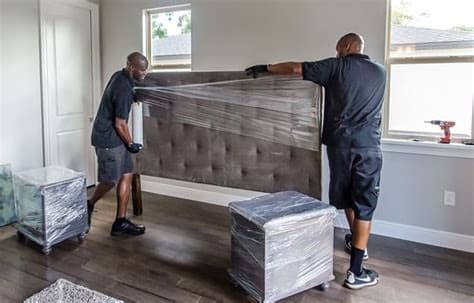 Moving.Rocks team helping Florida family move - photo 5